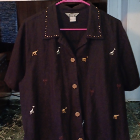 Stonebridge XL woman's black top with little animal Giraffes on the front side. - Picture 1 of 7